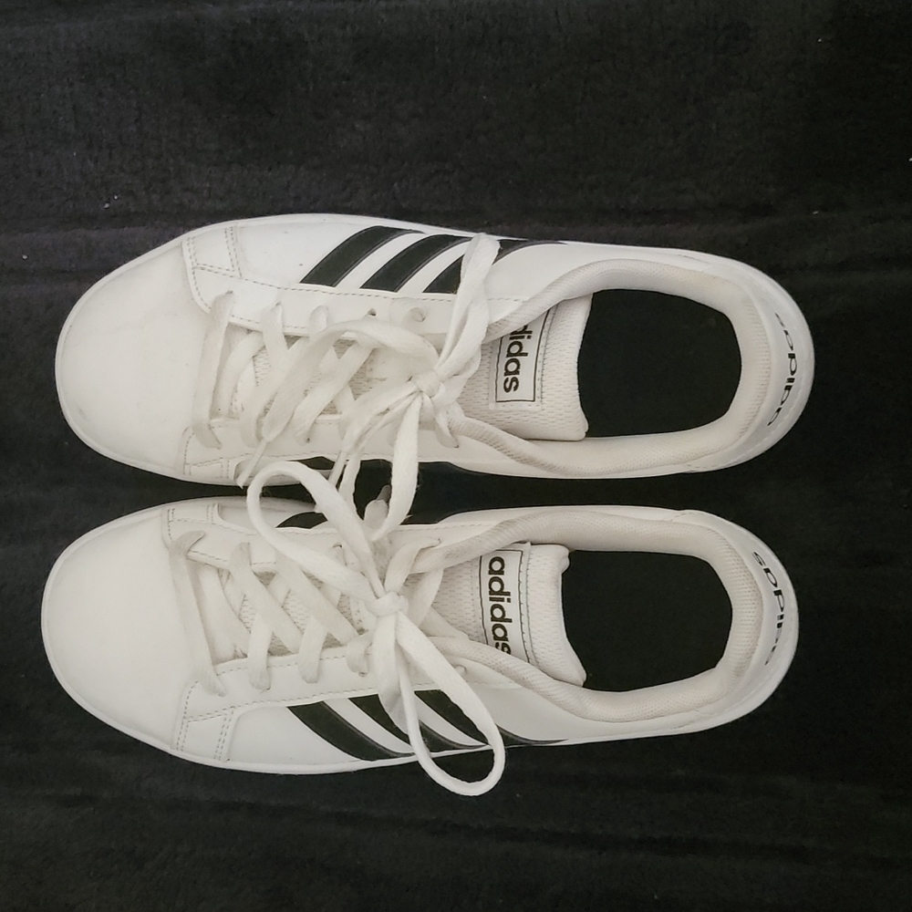 Adidas tennis shoes